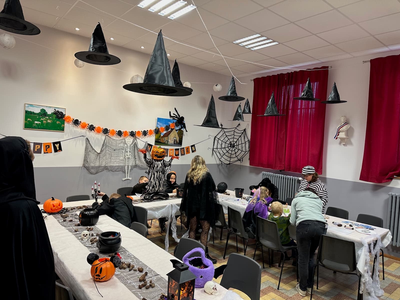 Enfants déguisés pour Halloween à Breux-sur-Avre